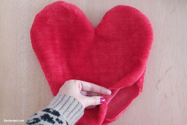 corazón de tela roja