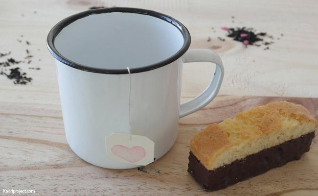 taza con bolsa de té
